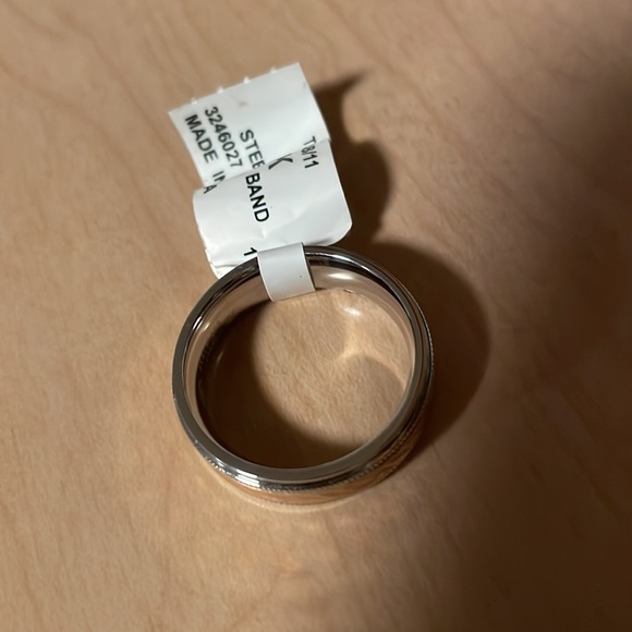 New with tag Men’s Stainless Steel & 10K Gold Wedding Band Sz 11 - Picture 6 of 8
